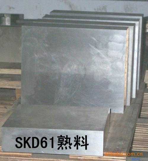 東锜和斯慕，東锜t302